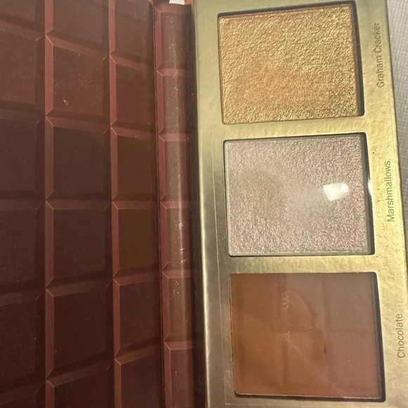 Brand new Glam lite eye shadow palette - Picture 3 of 5